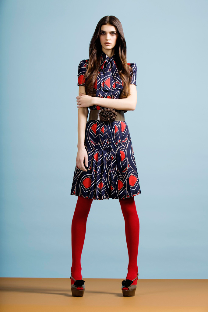 Moschino Cheap & Chic 2011 ϵиDƬ