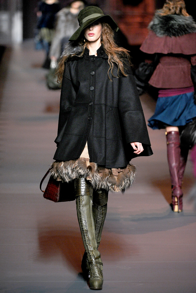 Christian Dior 2011ﶬ DƬ