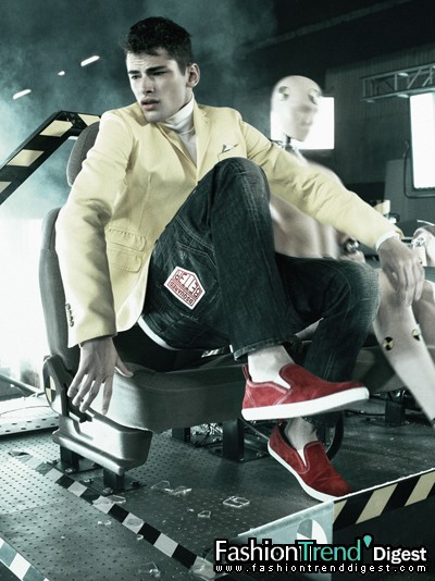 DSQUARED2 2008ďVDƬ